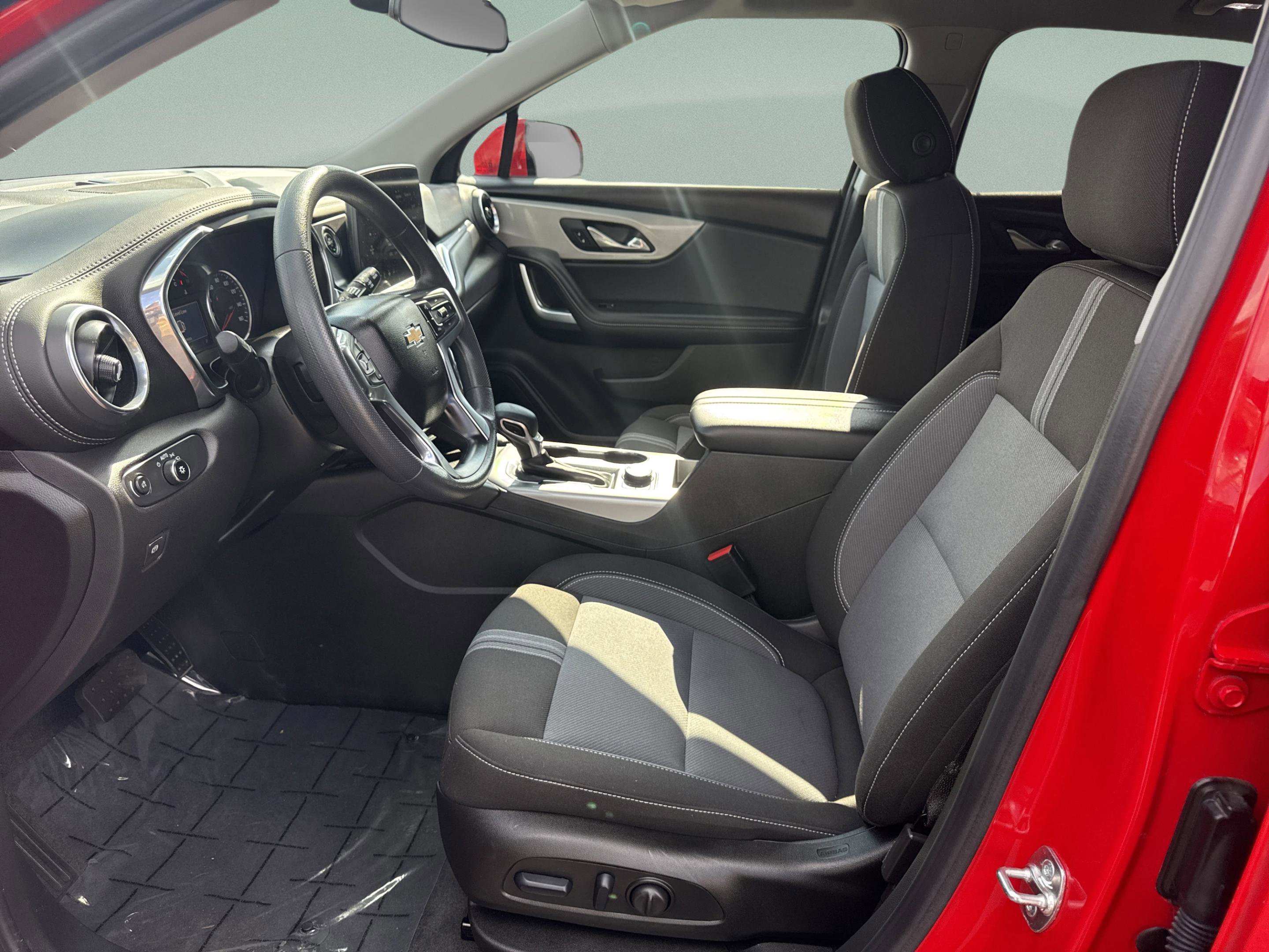 Used 2024 Chevrolet Blazer LT w/ Convenience Package image 11