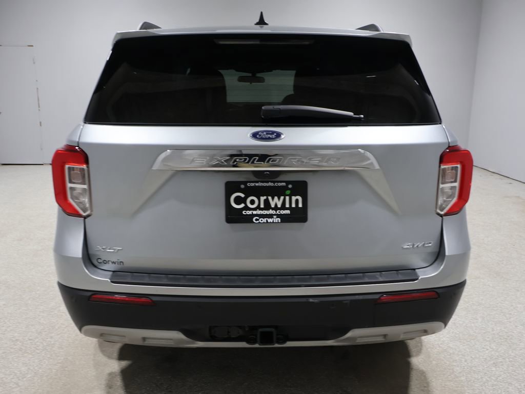 Used 2024 Ford Explorer XLT w/ Equipment Group 202A image 3