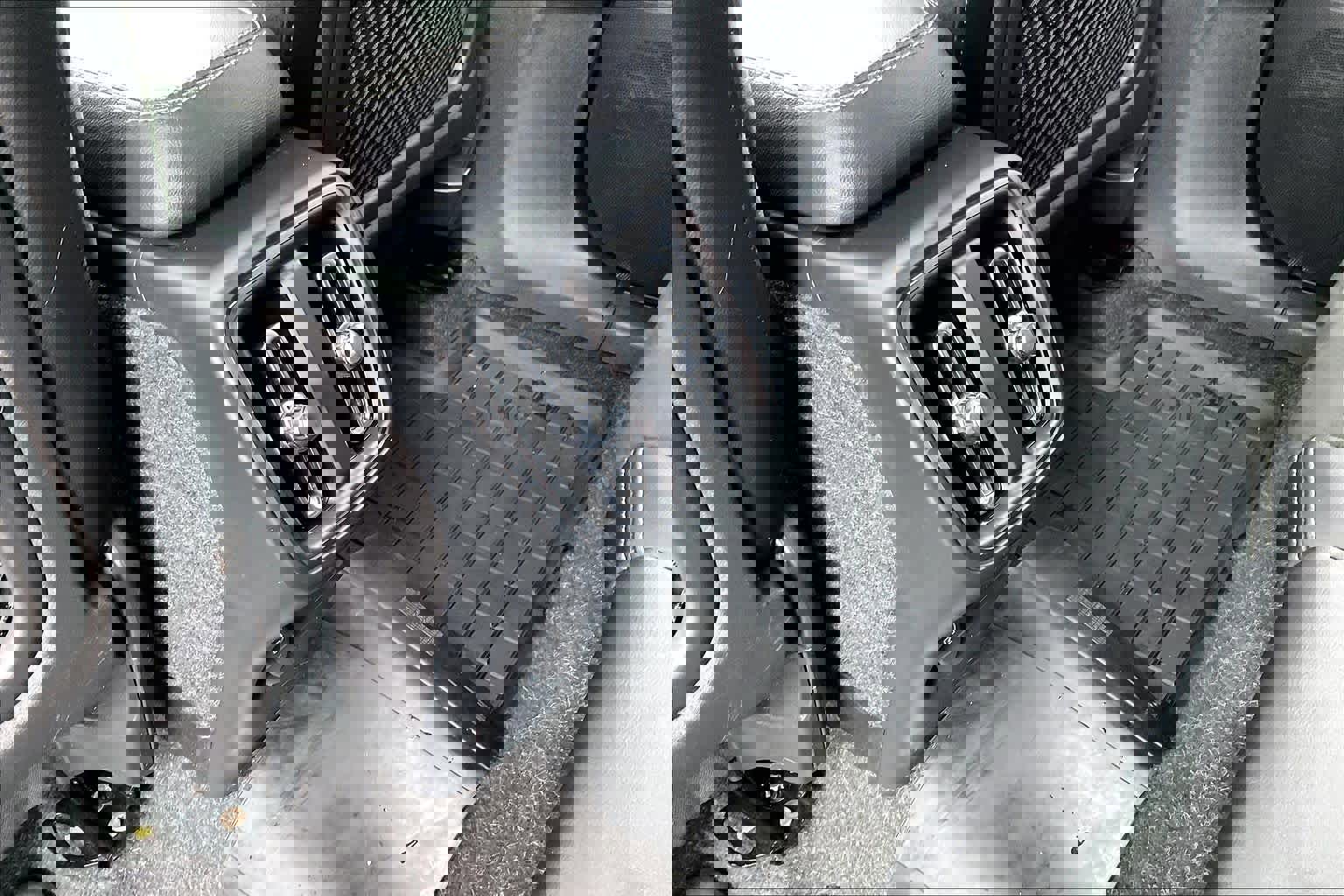 Used 2021 Volvo XC40 T5 R-Design w/ Advanced Package image 37