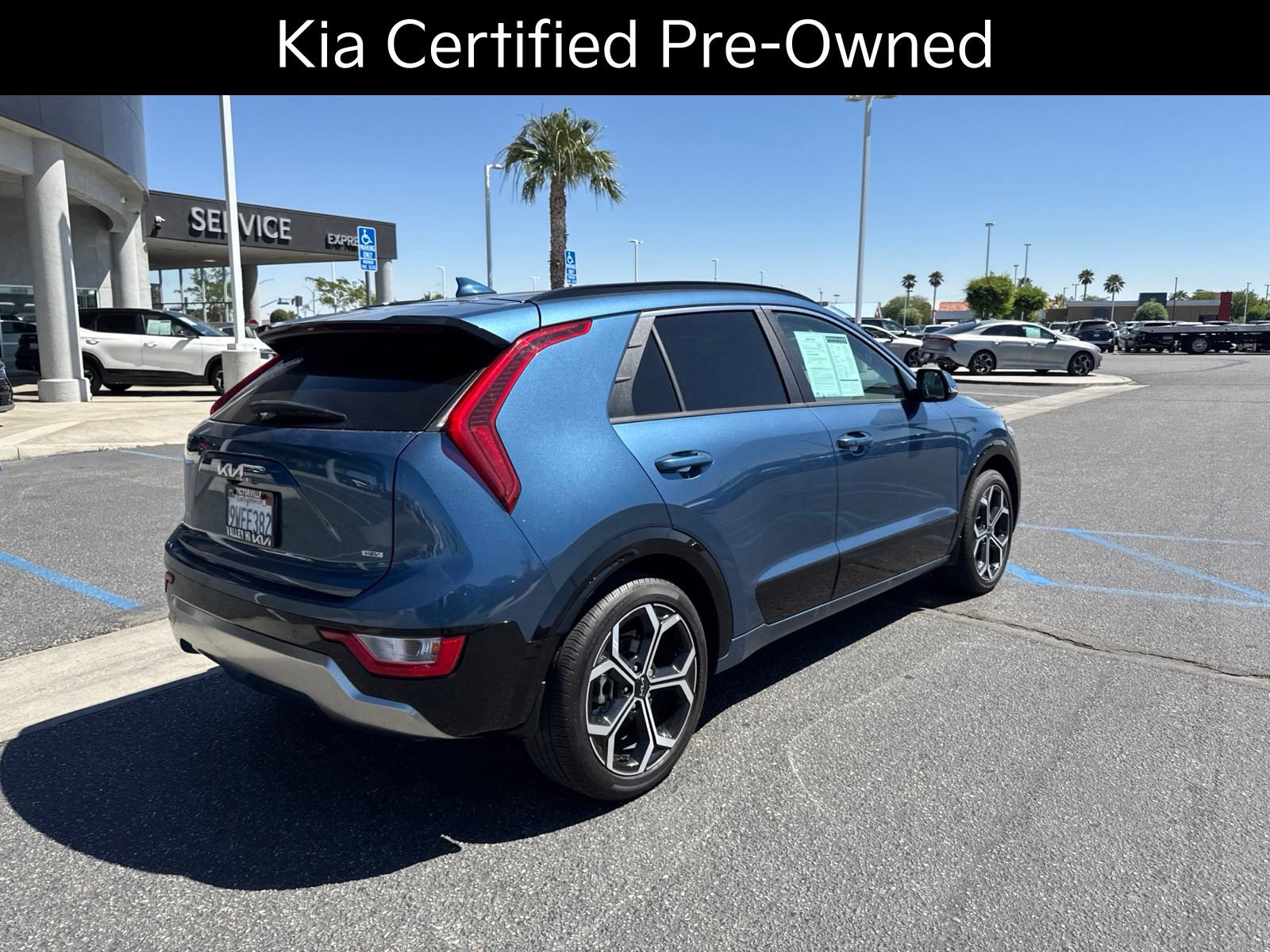 Certified 2025 Kia Niro EX Touring FWD image 7