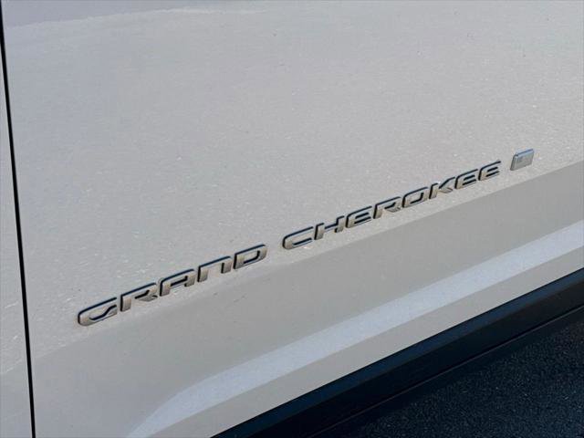 Certified 2025 Jeep Grand Cherokee Limited image 30