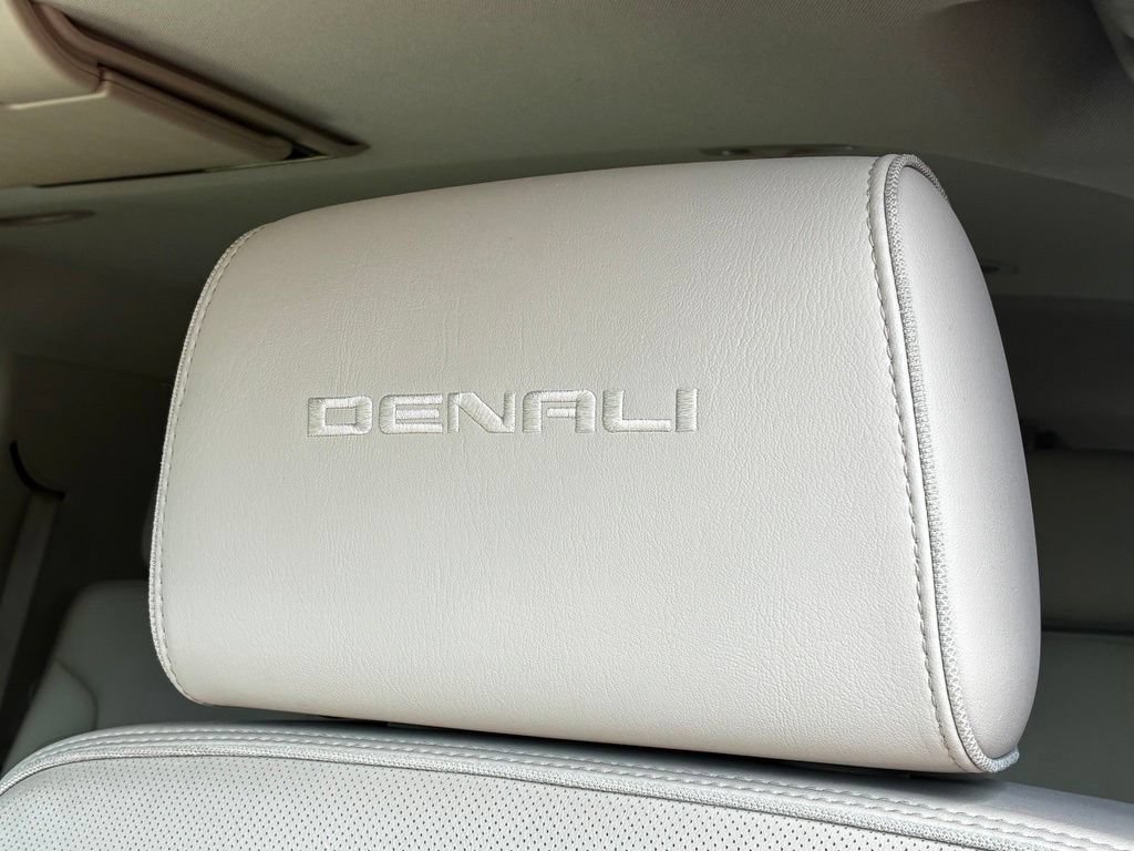 Used 2019 GMC Yukon Denali w/ Open Road Package RWD image 10