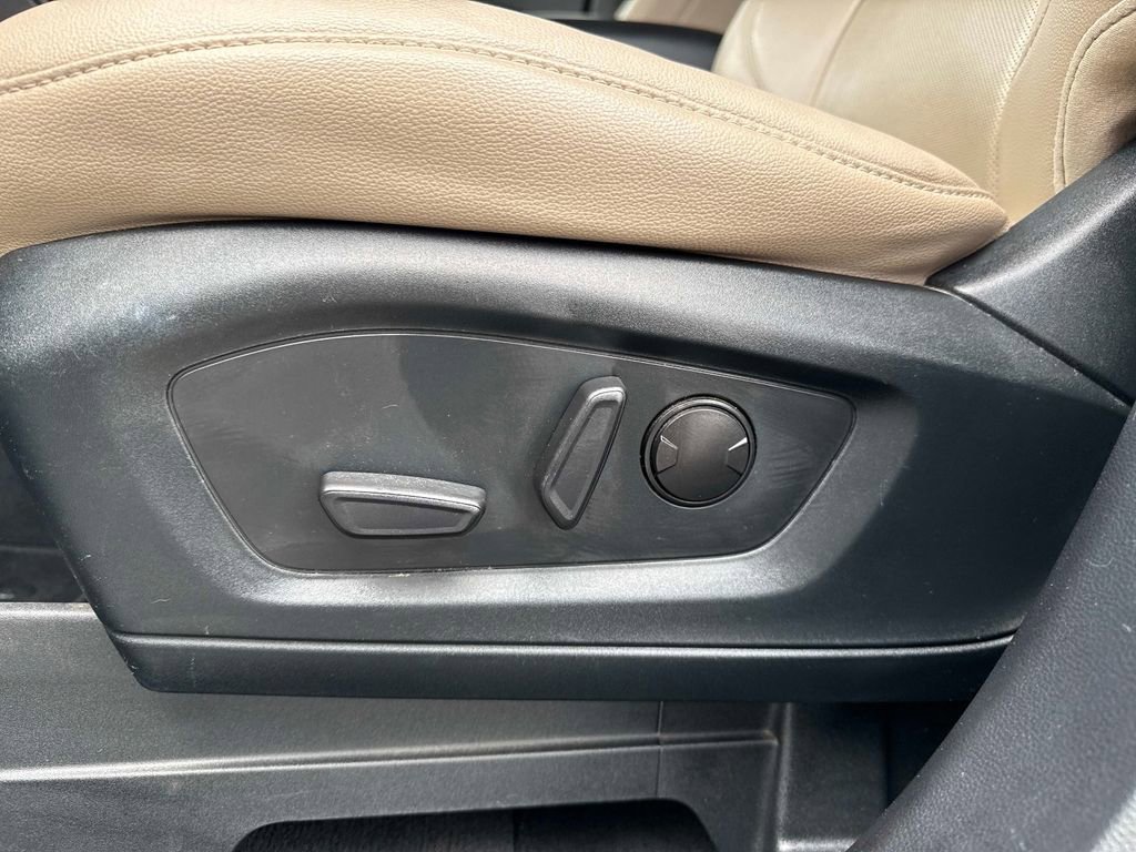 Used 2022 Ford Explorer Limited w/ Limited Technology Package image 19