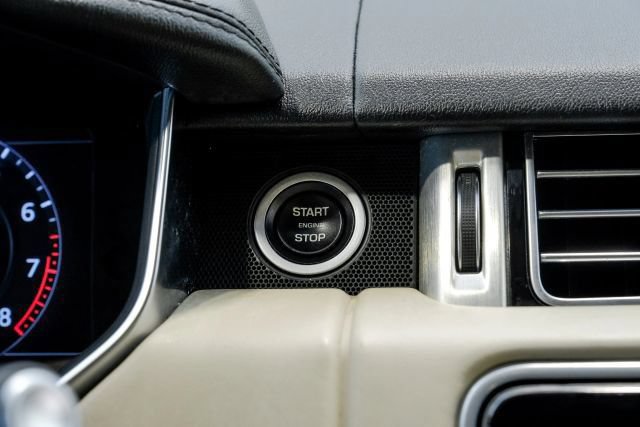 Used 2020 Land Rover Range Rover HSE AWD/4WD image 29