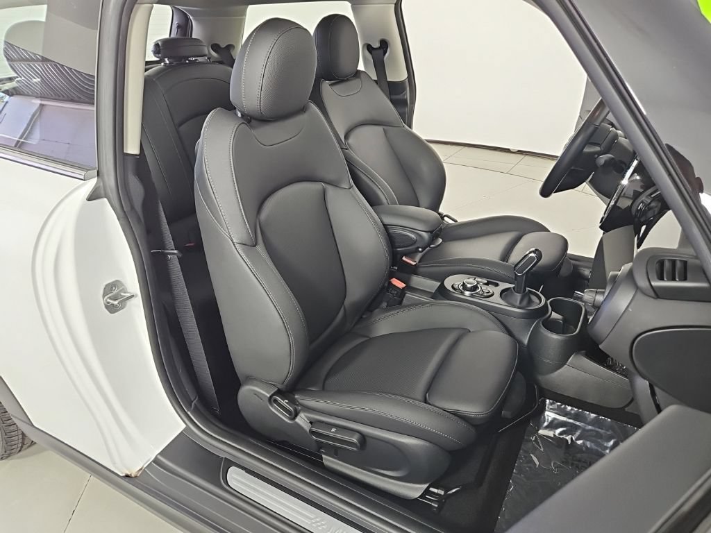 Used 2024 MINI Cooper SE FWD image 20
