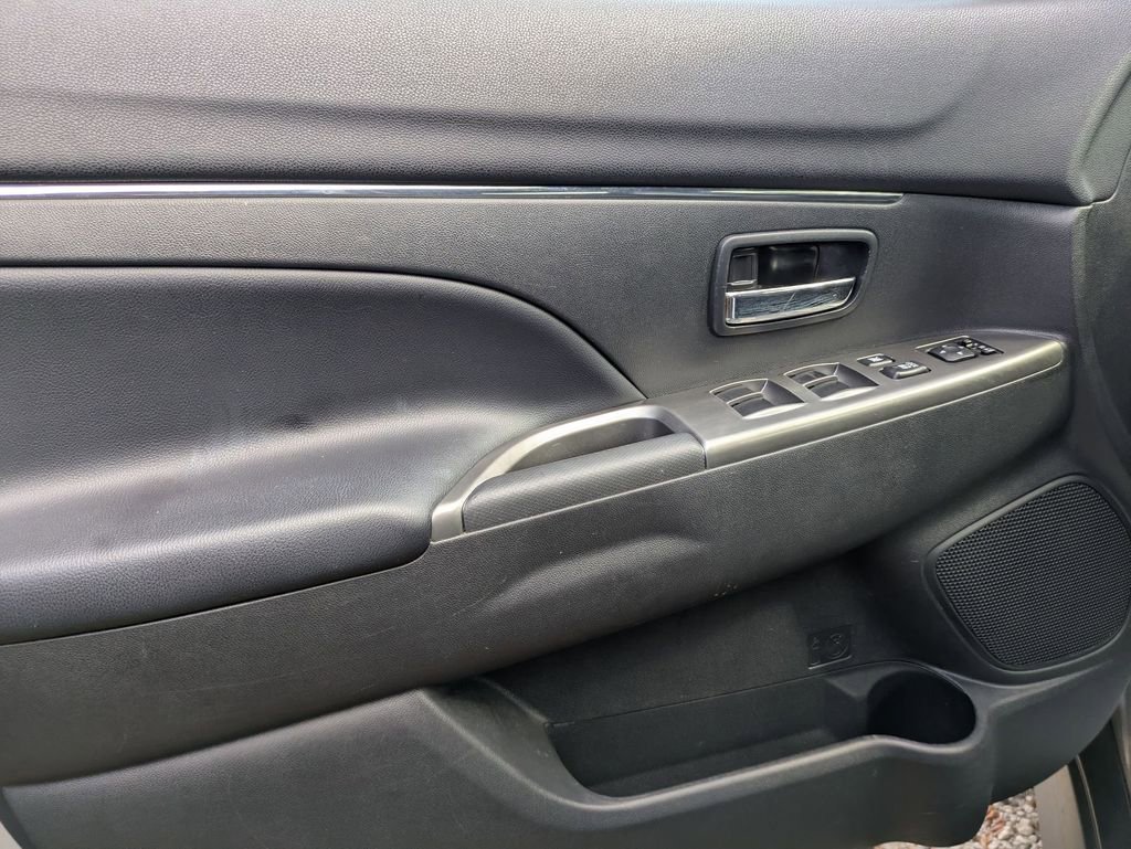 Used 2022 Mitsubishi Outlander Sport SE AWD/4WD image 11