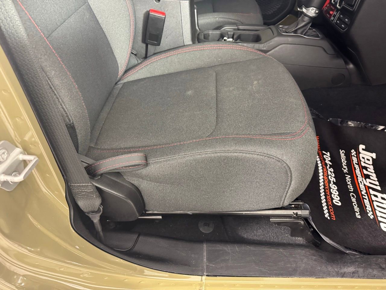 Used 2025 Jeep Wrangler Unlimited Rubicon image 33