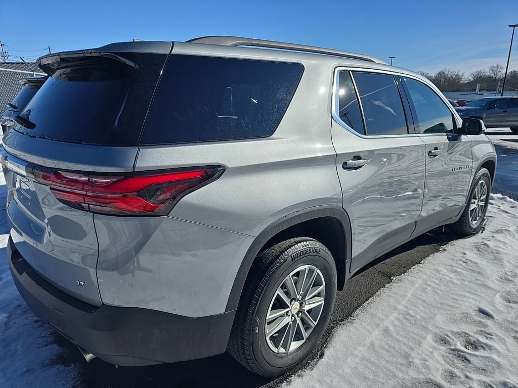Used 2023 Chevrolet Traverse LT image 6