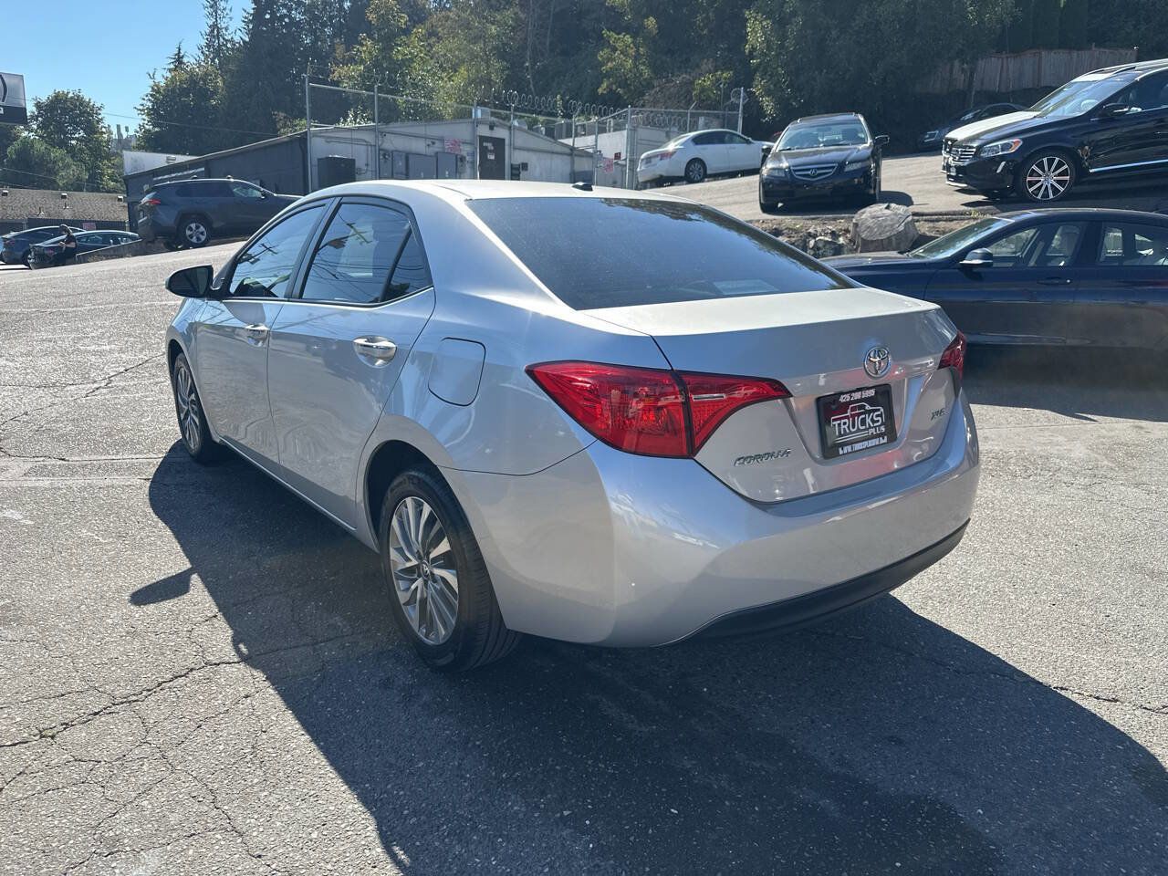 Used 2019 Toyota Corolla XLE image 3