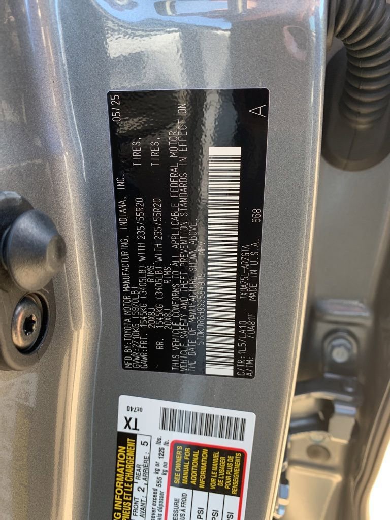 New 2025 Toyota Highlander Platinum image 32