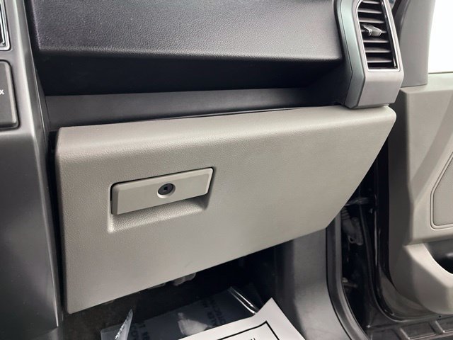Used 2018 Ford F150 XLT w/ Equipment Group 302A Luxury AWD/4WD image 38
