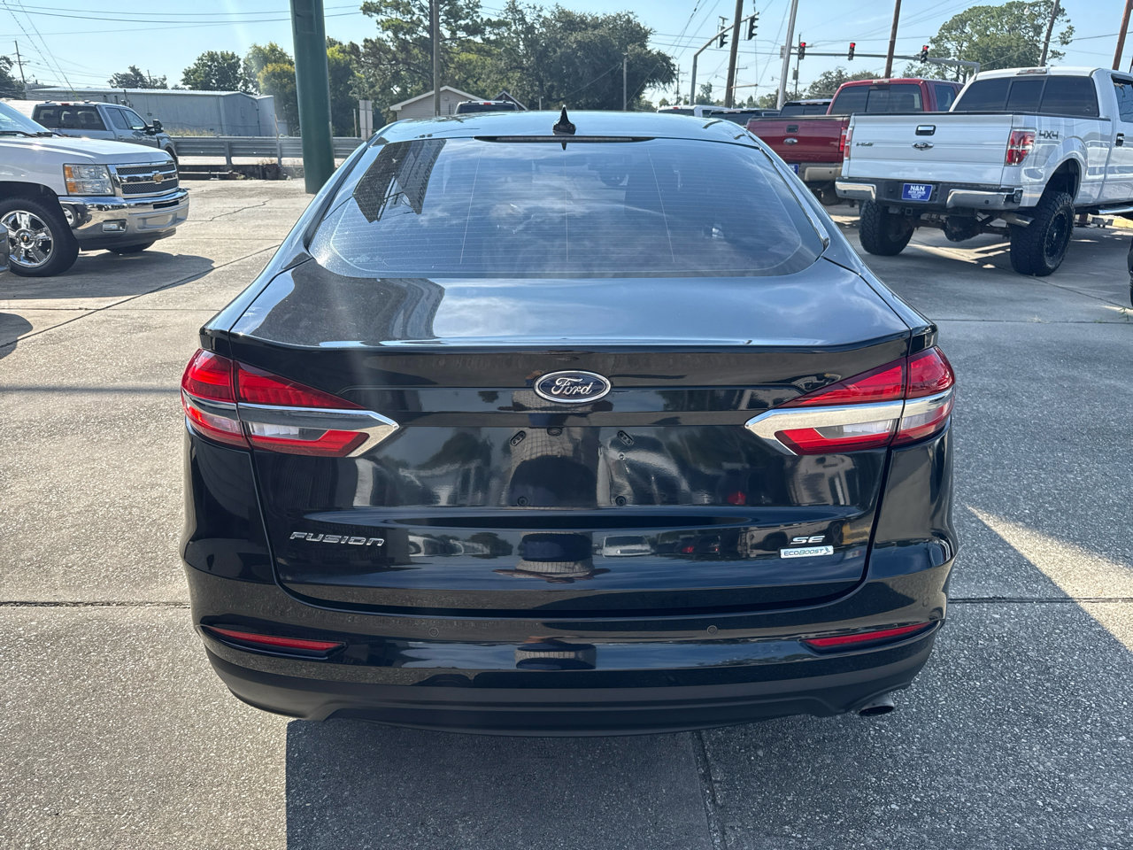 Used 2020 Ford Fusion SE image 6