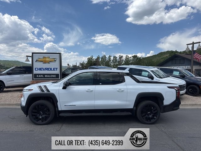 Used 2025 Chevrolet Silverado EV LT w/ LPO, Dark Package Plus image 2