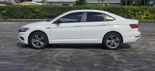Used 2019 Volkswagen Jetta R-Line w/ R-Line Cold Weather Package image 3