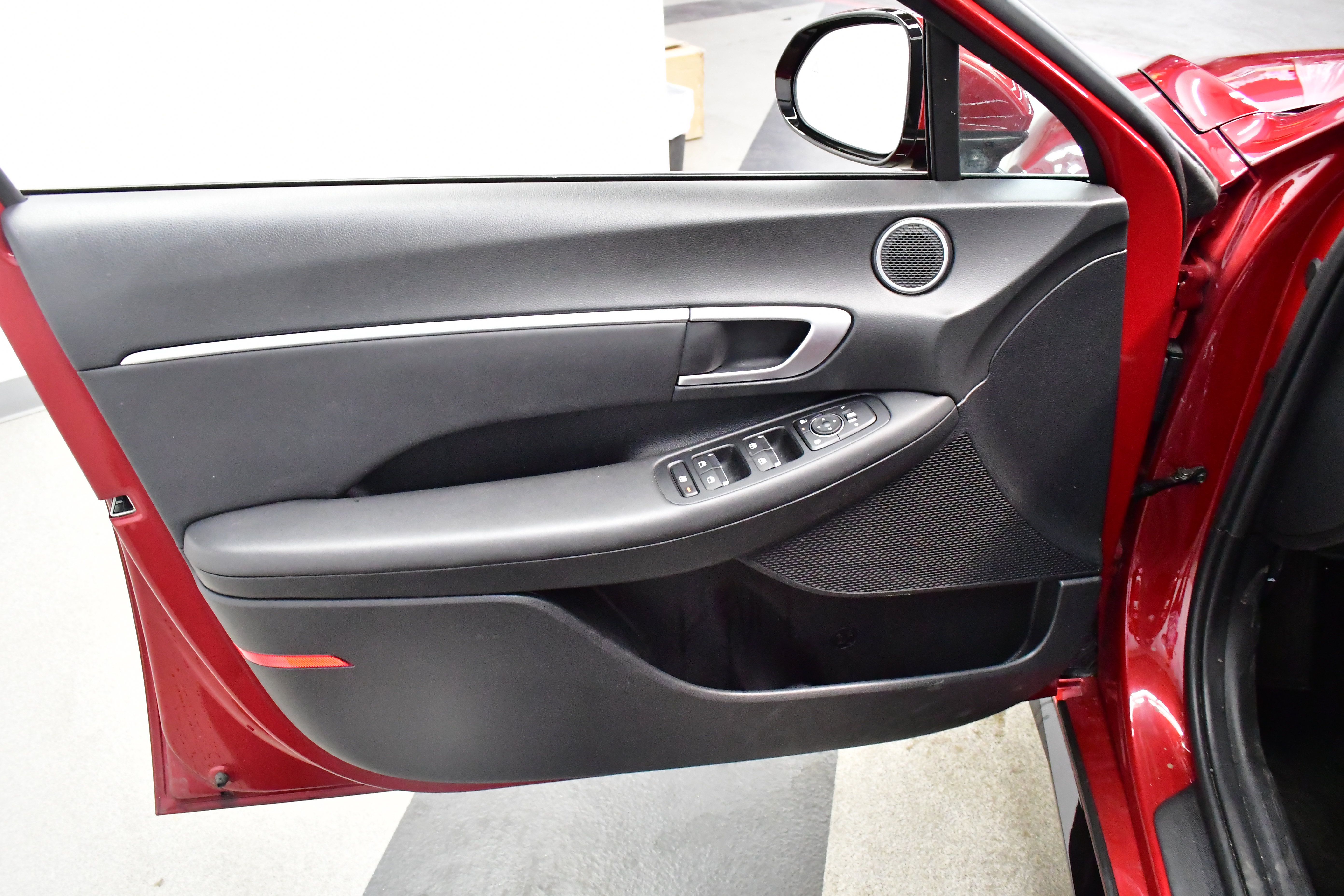 Used 2025 Hyundai Sonata SEL FWD image 16