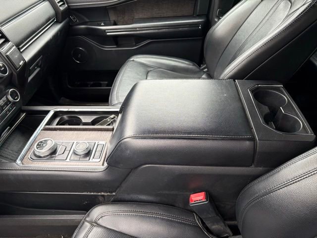 Used 2021 Ford Expedition Limited image 11