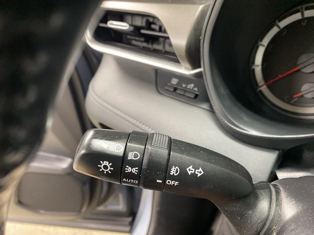 Used 2020 Toyota Highlander LE AWD/4WD image 38