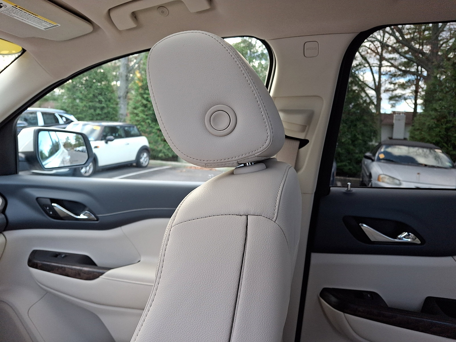 Used 2021 GMC Acadia Denali w/ Denali Ultimate Package image 17