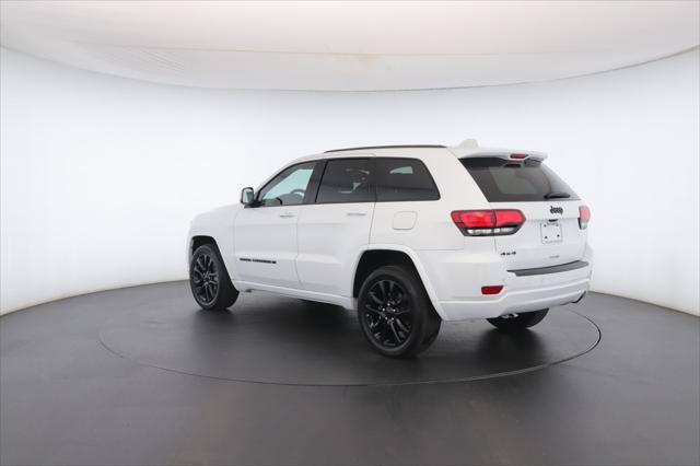 Certified 2022 Jeep Grand Cherokee Laredo X AWD/4WD image 25
