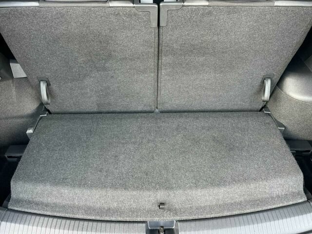 Used 2023 Volkswagen Tiguan SE R-Line FWD image 19
