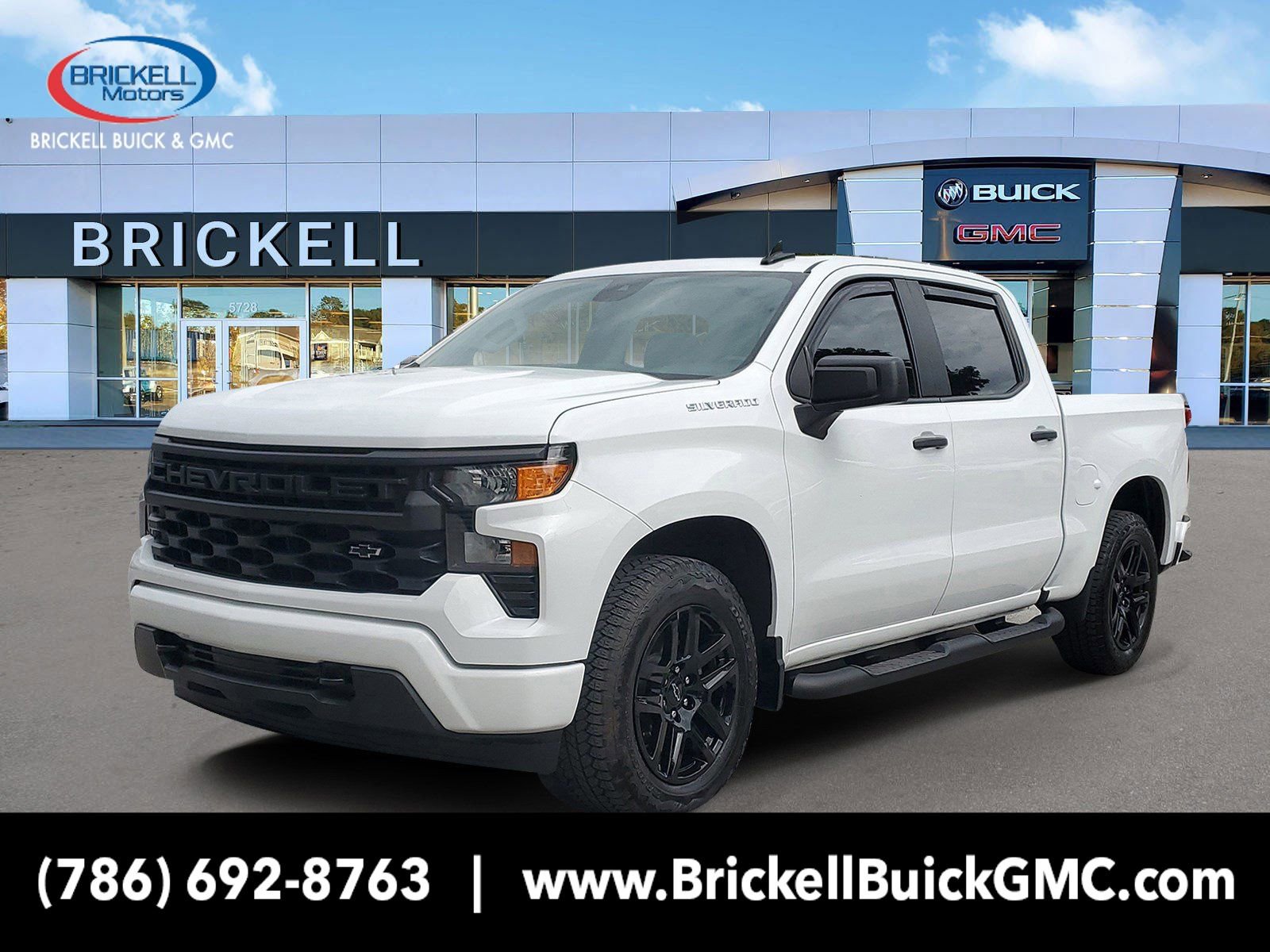 Used 2024 Chevrolet Silverado 1500 Custom w/ Turbomax Blackout Package image 1