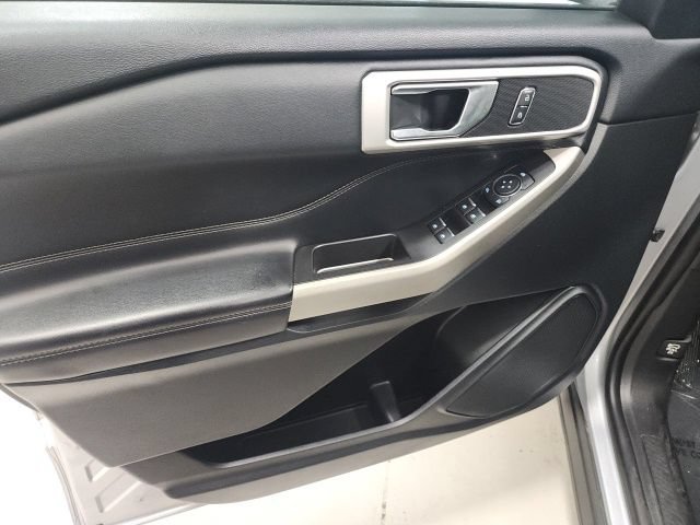 Used 2021 Ford Explorer XLT w/ Equipment Group 202A AWD/4WD image 23