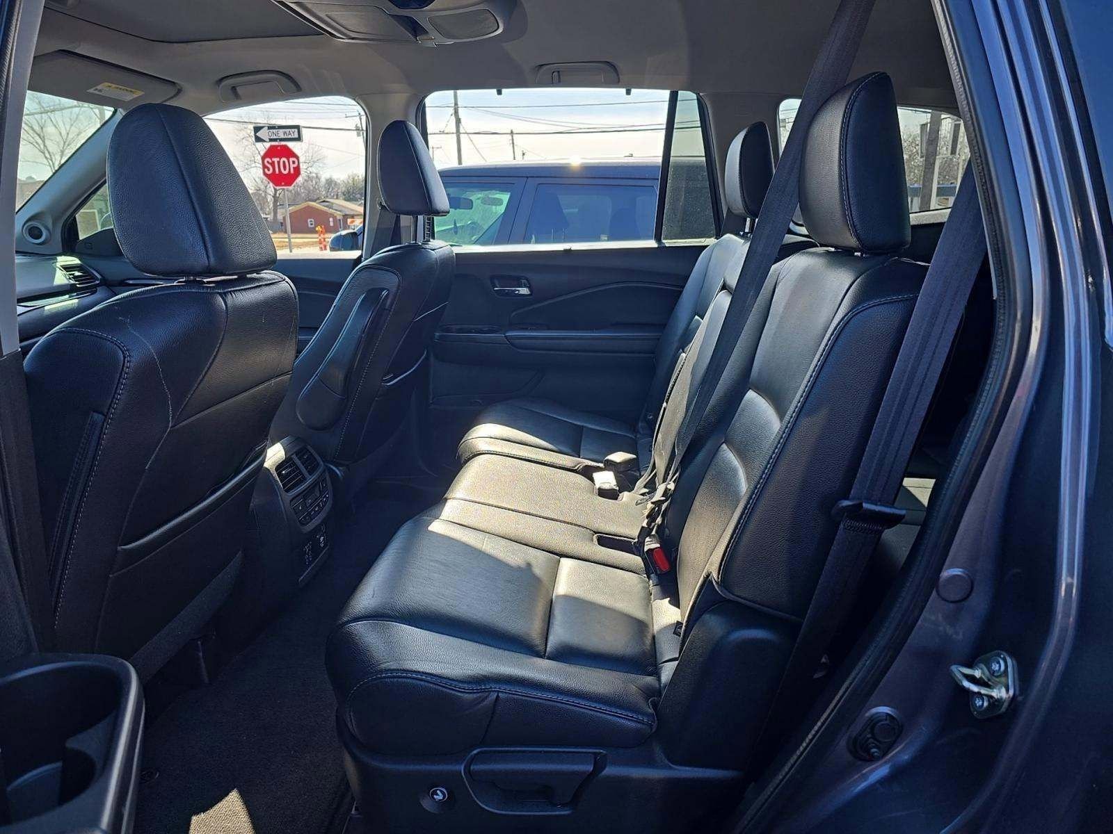 Used 2020 Honda Pilot Touring image 39