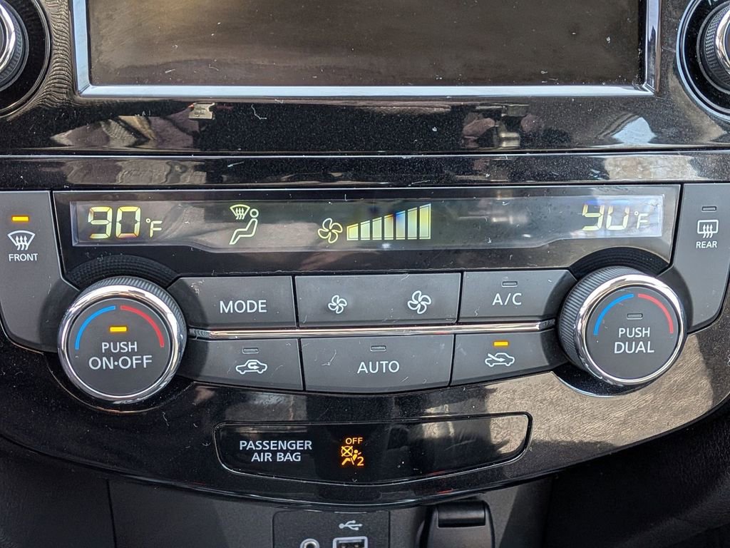 Used 2022 Nissan Rogue Sport SV w/ Technology Package image 17