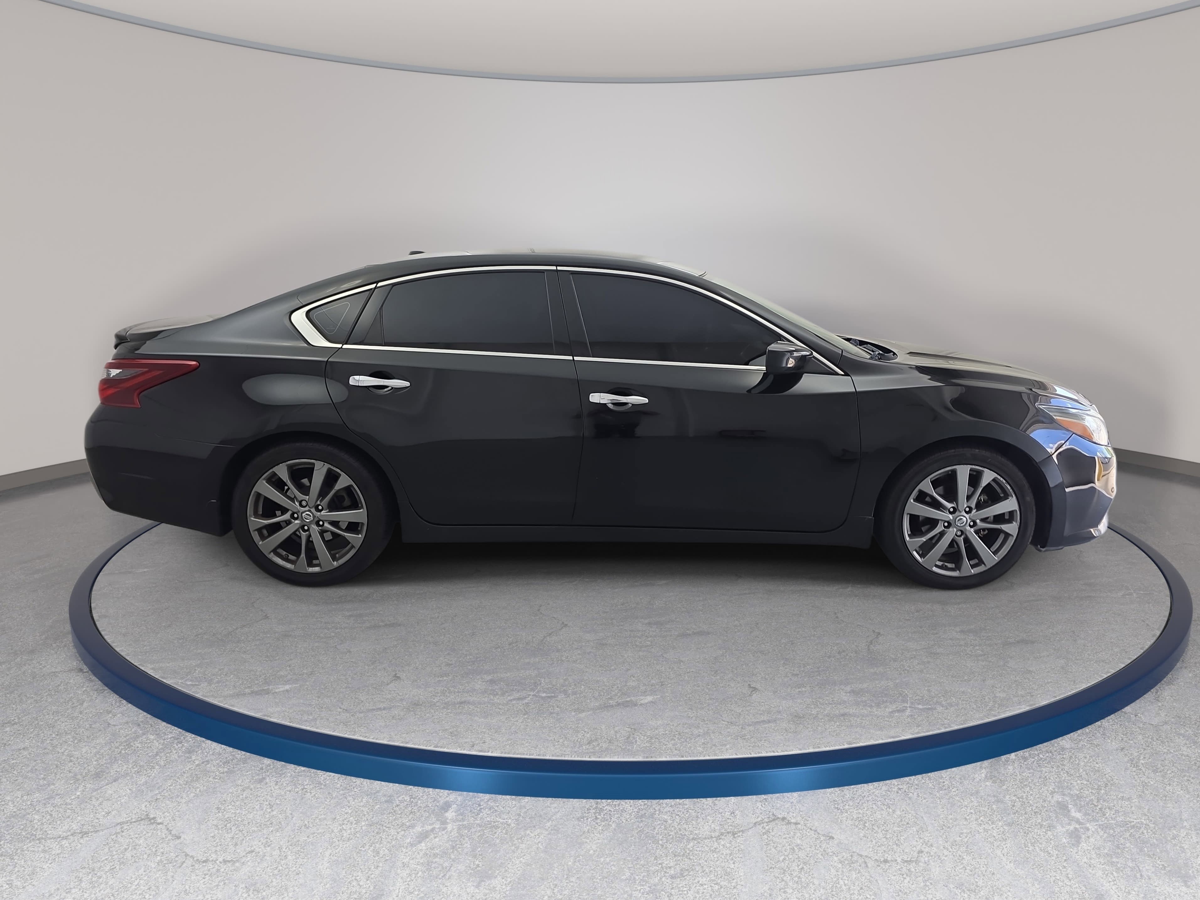 Used 2018 Nissan Altima 2.5 SR w/ SR Special Edition FWD image 4
