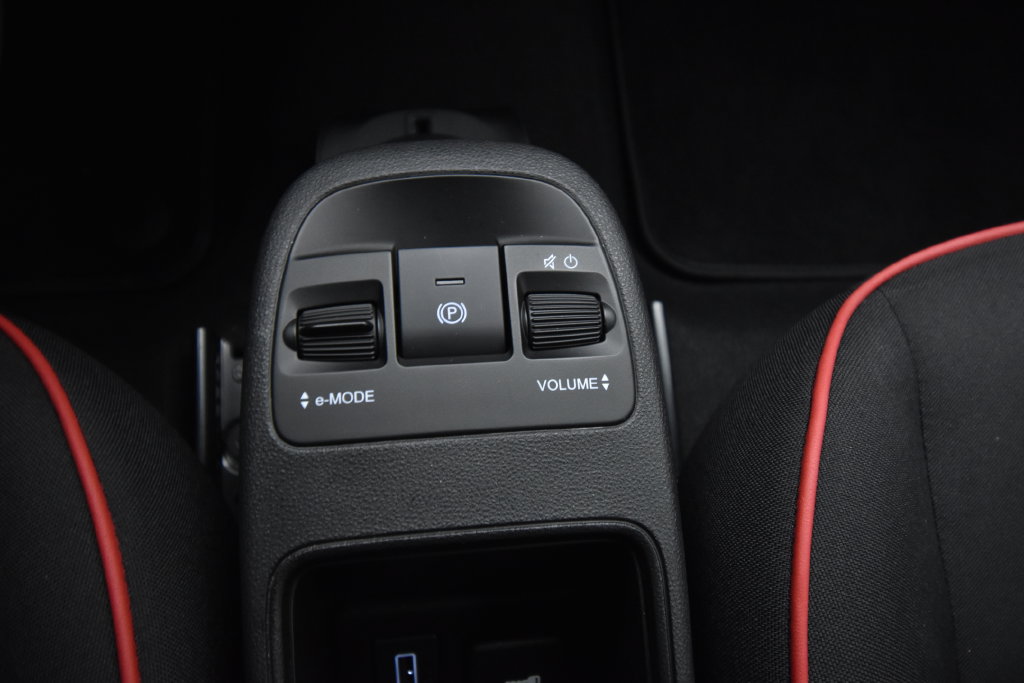 Used 2024 FIAT 500 e (RED) FWD image 25