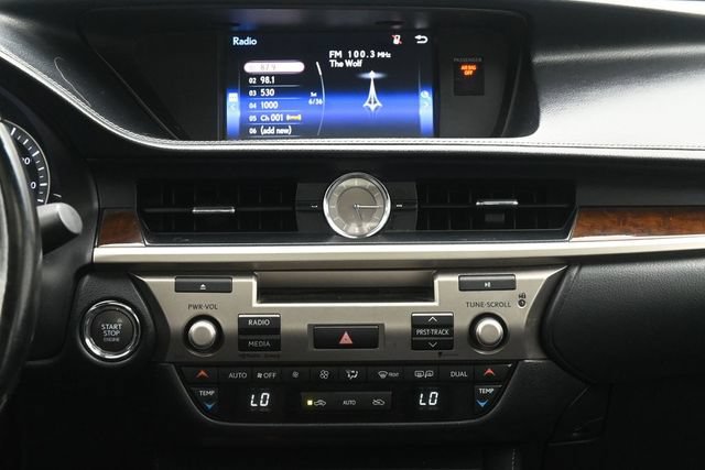 Used 2016 Lexus ES 350 w/ Premium Package w/Wood Trim FWD image 22