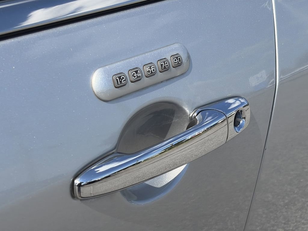 Used 2012 Lincoln MKZ FWD image 13