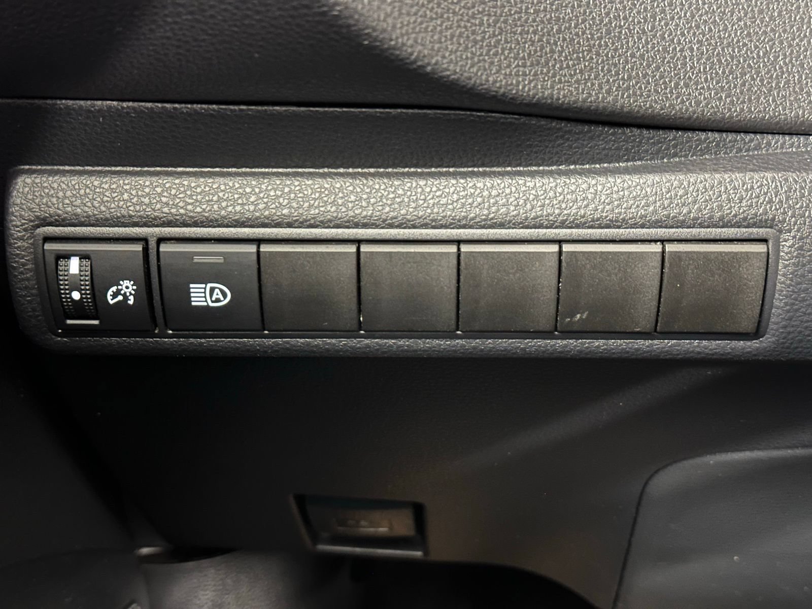 Used 2024 Toyota Corolla LE FWD image 18