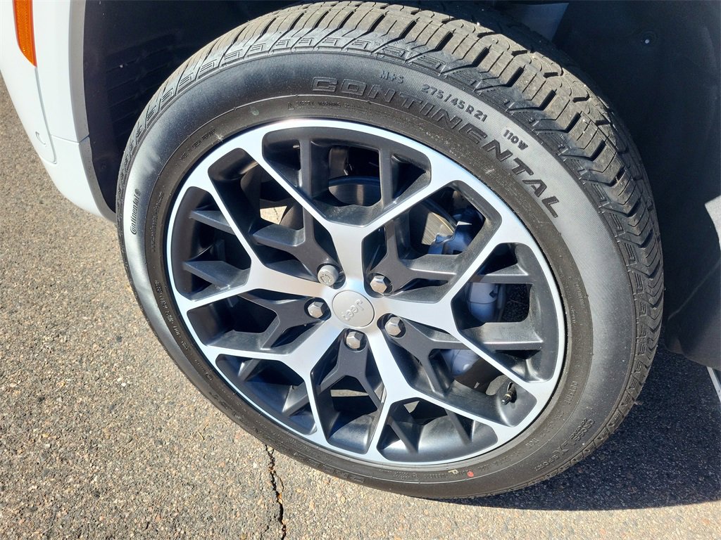 New 2025 Jeep Grand Cherokee Summit image 7