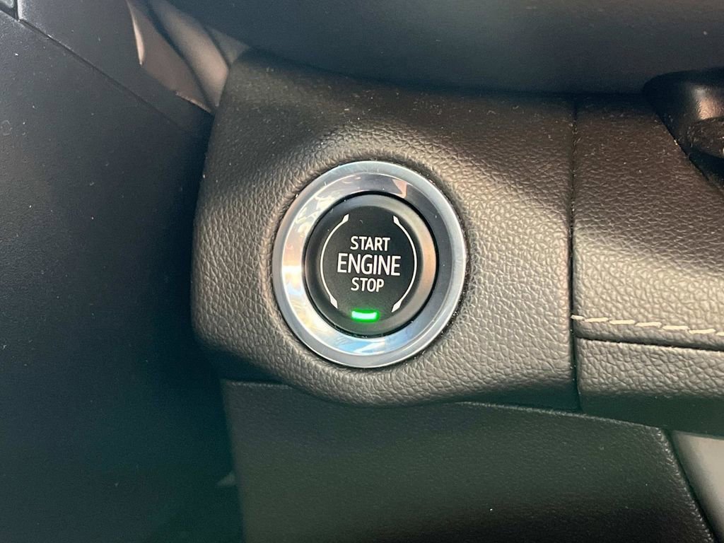 Used 2022 Buick Envision Avenir w/ Premium Seat Package image 36