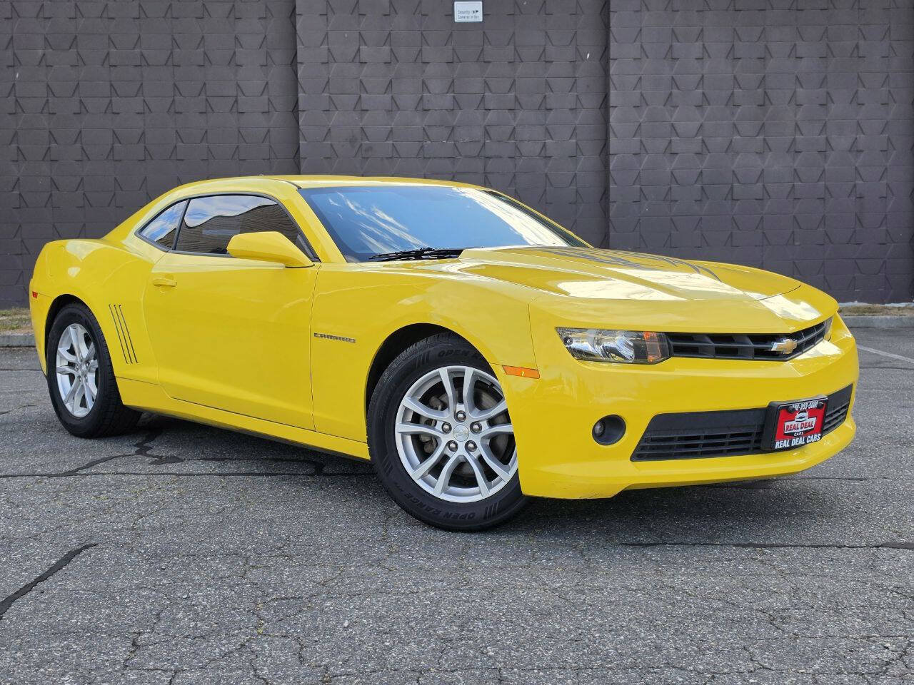 Used 2014 Chevrolet Camaro LT RWD image 3
