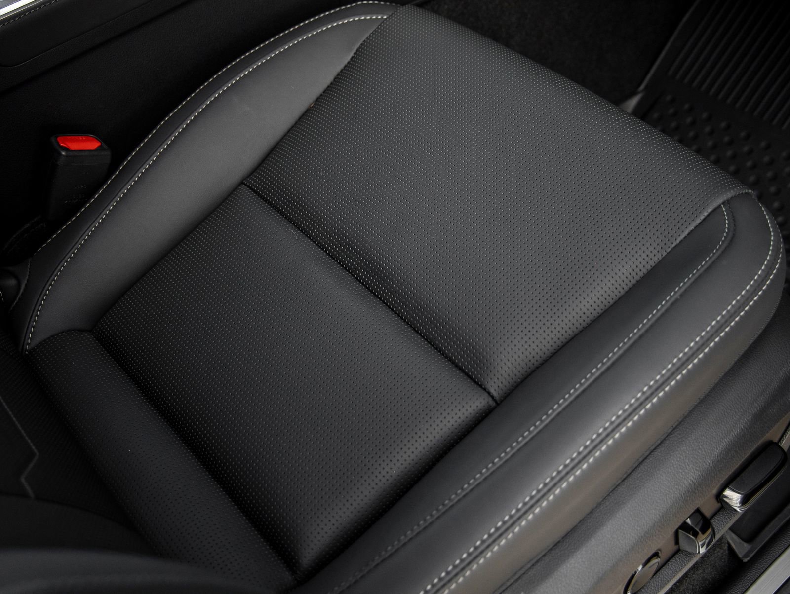 Used 2026 Lexus GX 550 w/ Accessory Package (2T) image 46