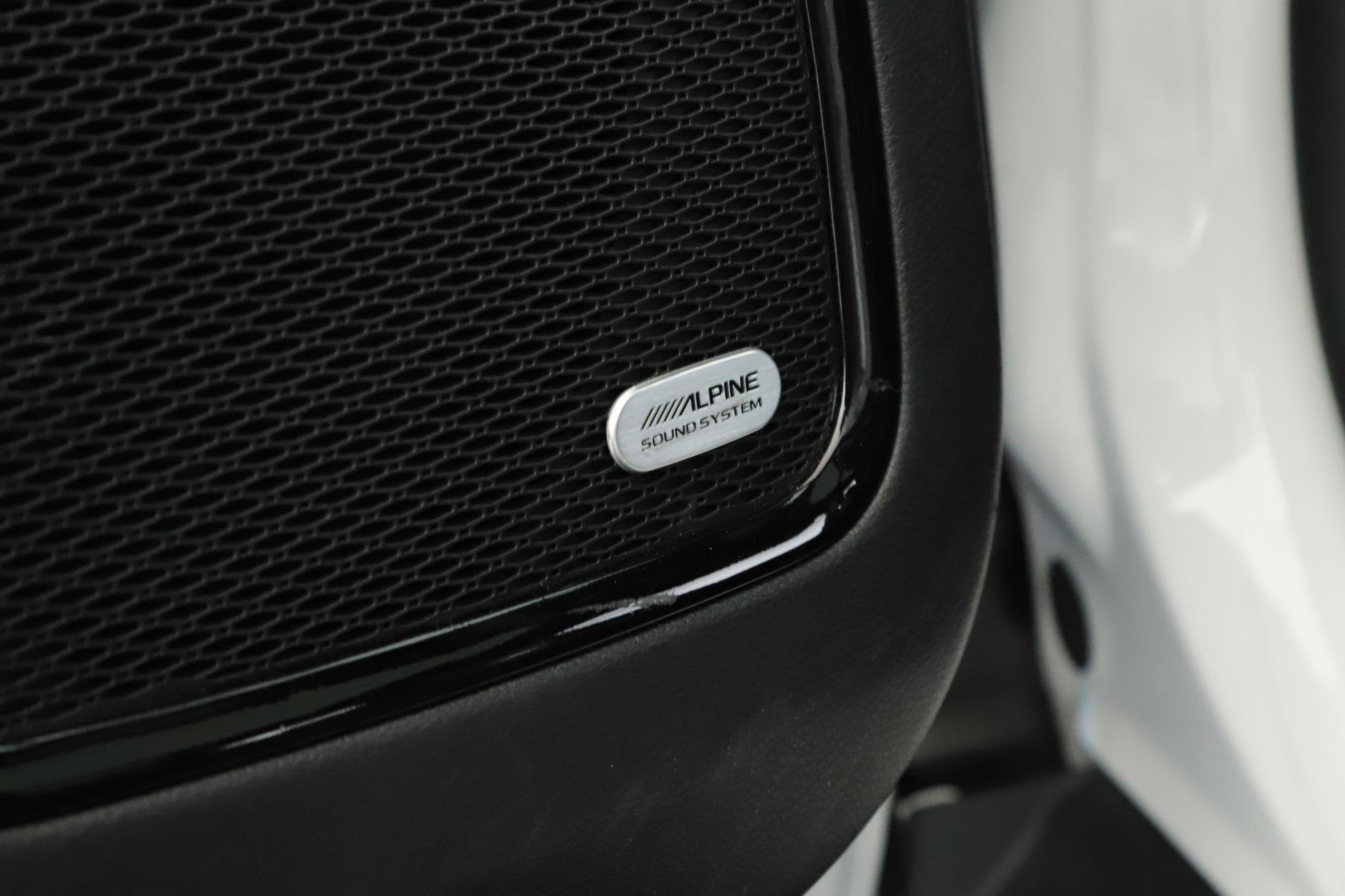 Used 2024 Jeep Compass Latitude w/ Sun and Sound Group image 8