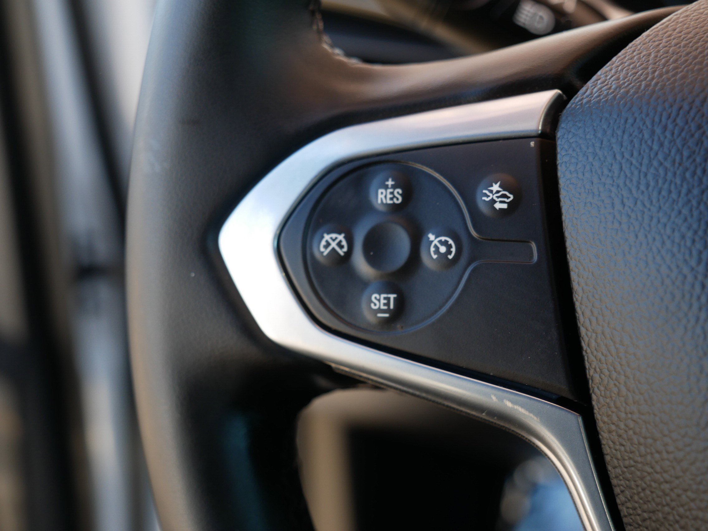 Used 2023 Chevrolet Traverse LT image 28