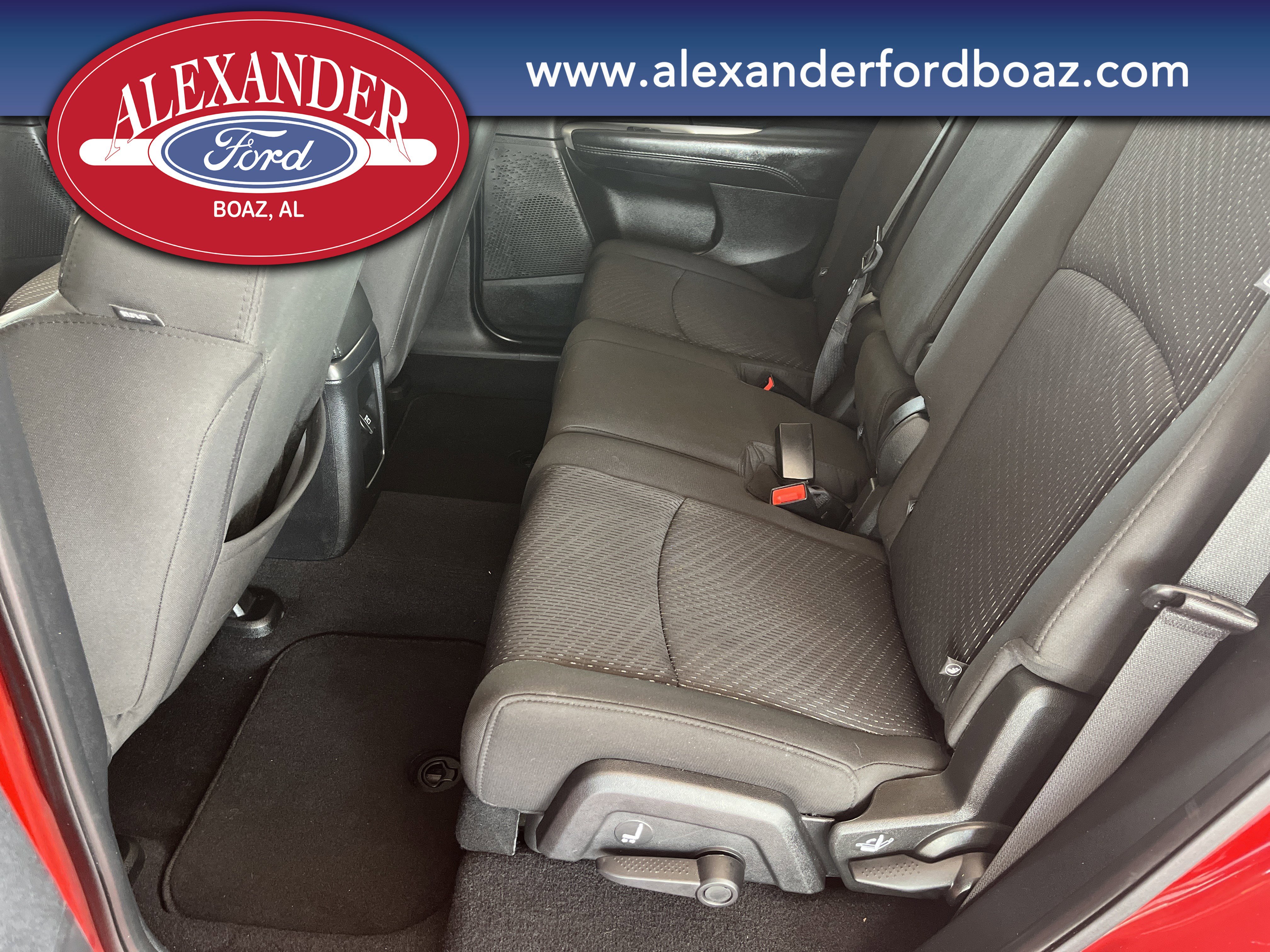 Used 2018 Dodge Journey SE w/ Connectivity Group FWD image 10