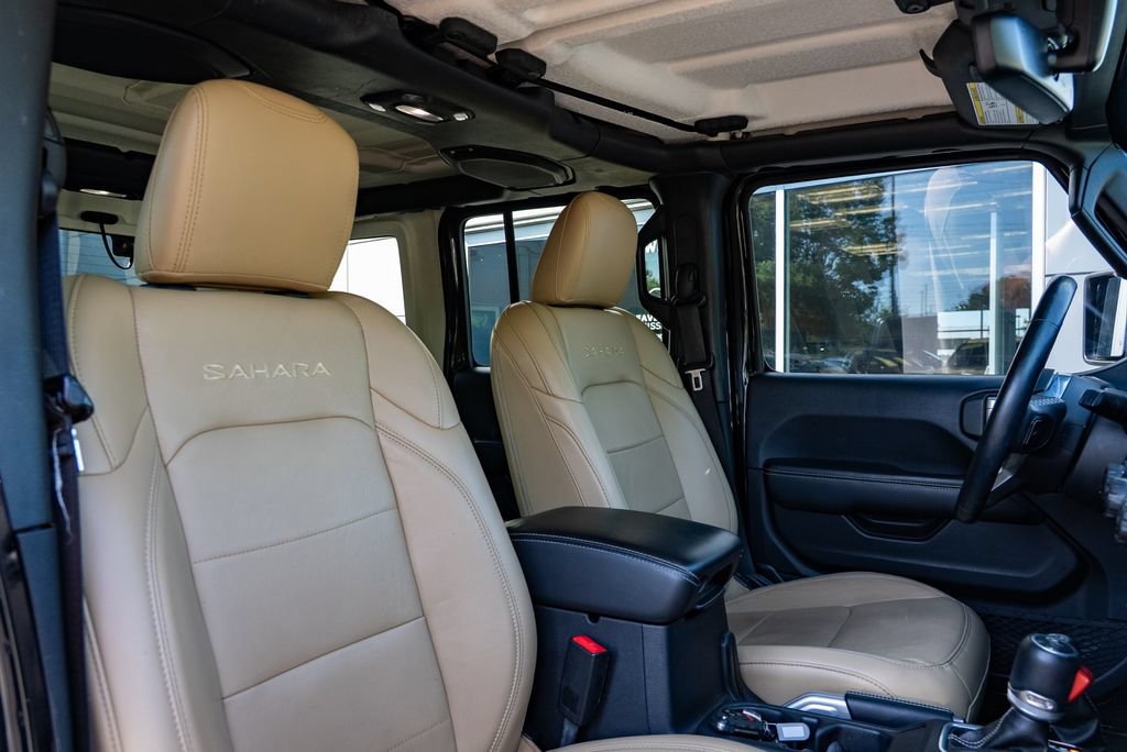 Used 2018 Jeep Wrangler Unlimited Sahara w/ Uconnect 4C Nav & Sound Group AWD/4WD image 27