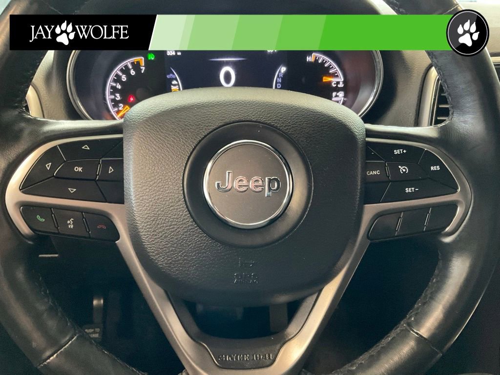 Used 2019 Jeep Grand Cherokee Laredo w/ Security & Convenience Group AWD/4WD image 11