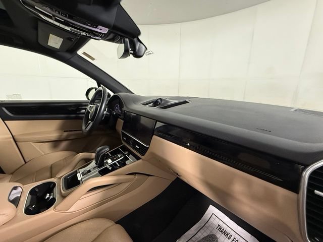Used 2023 Porsche Cayenne AWD/4WD image 29