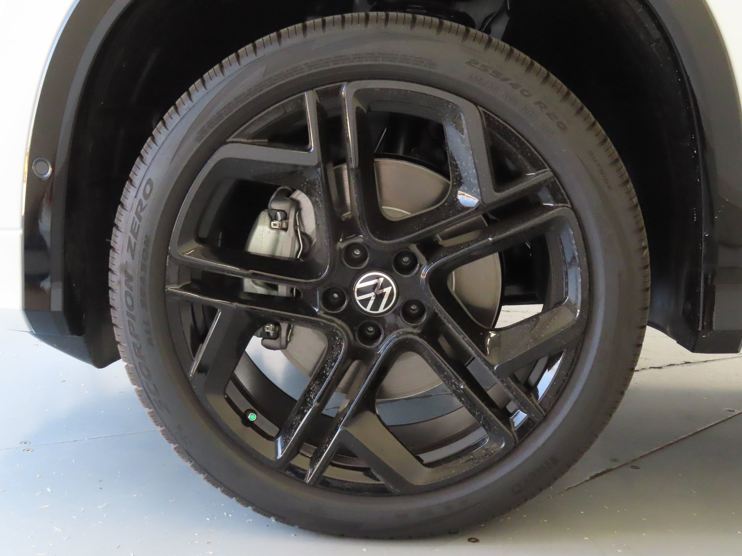 New 2026 Volkswagen Tiguan SE R-Line AWD/4WD image 26