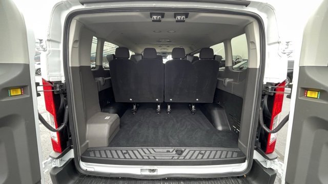 Used 2023 Ford Transit 350 XLT image 5