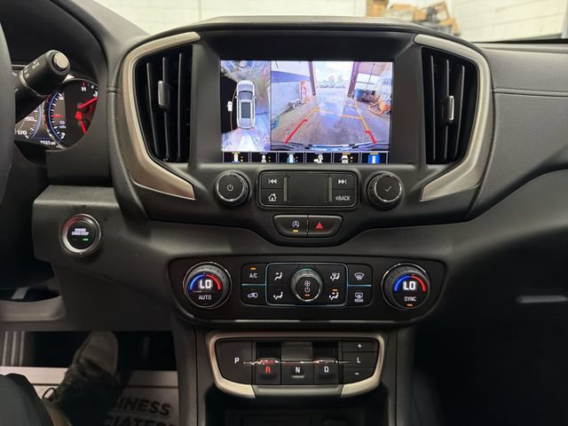 Used 2024 GMC Terrain Denali w/ Denali Premium Package AWD/4WD image 17