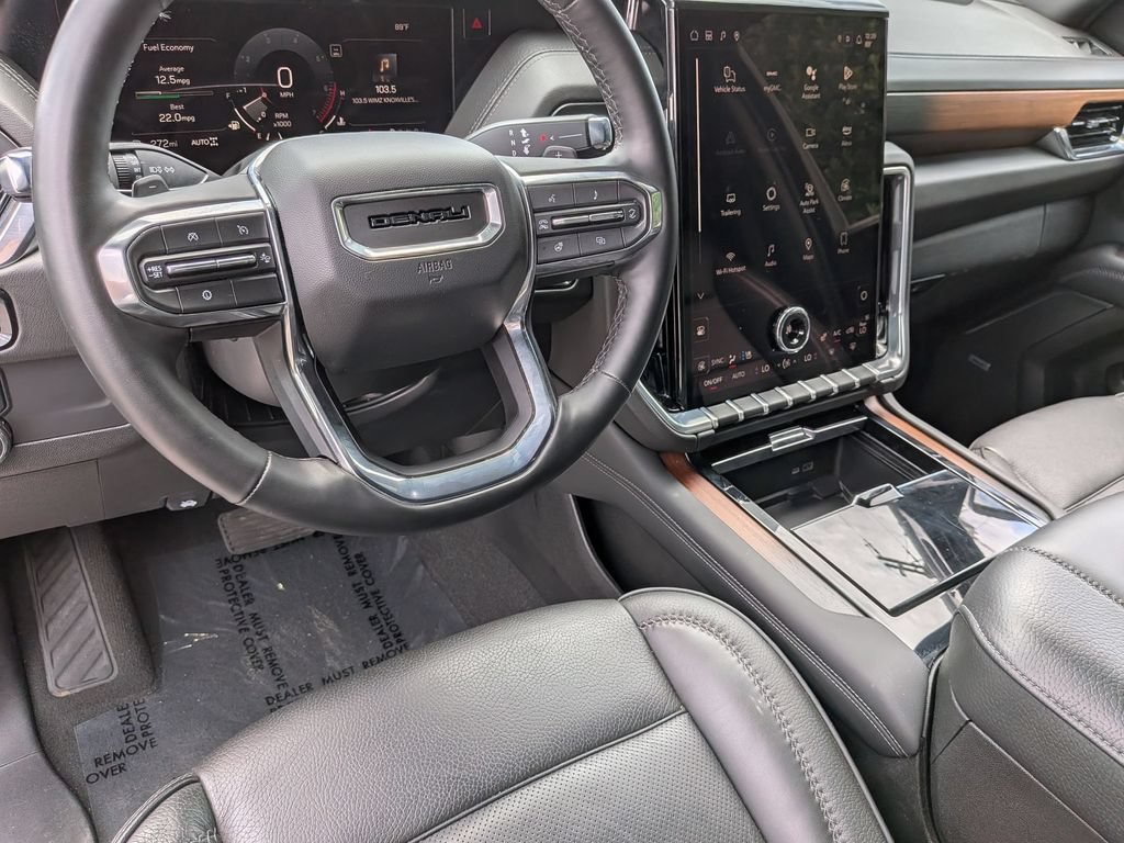Used 2025 GMC Yukon XL Denali AWD/4WD image 15