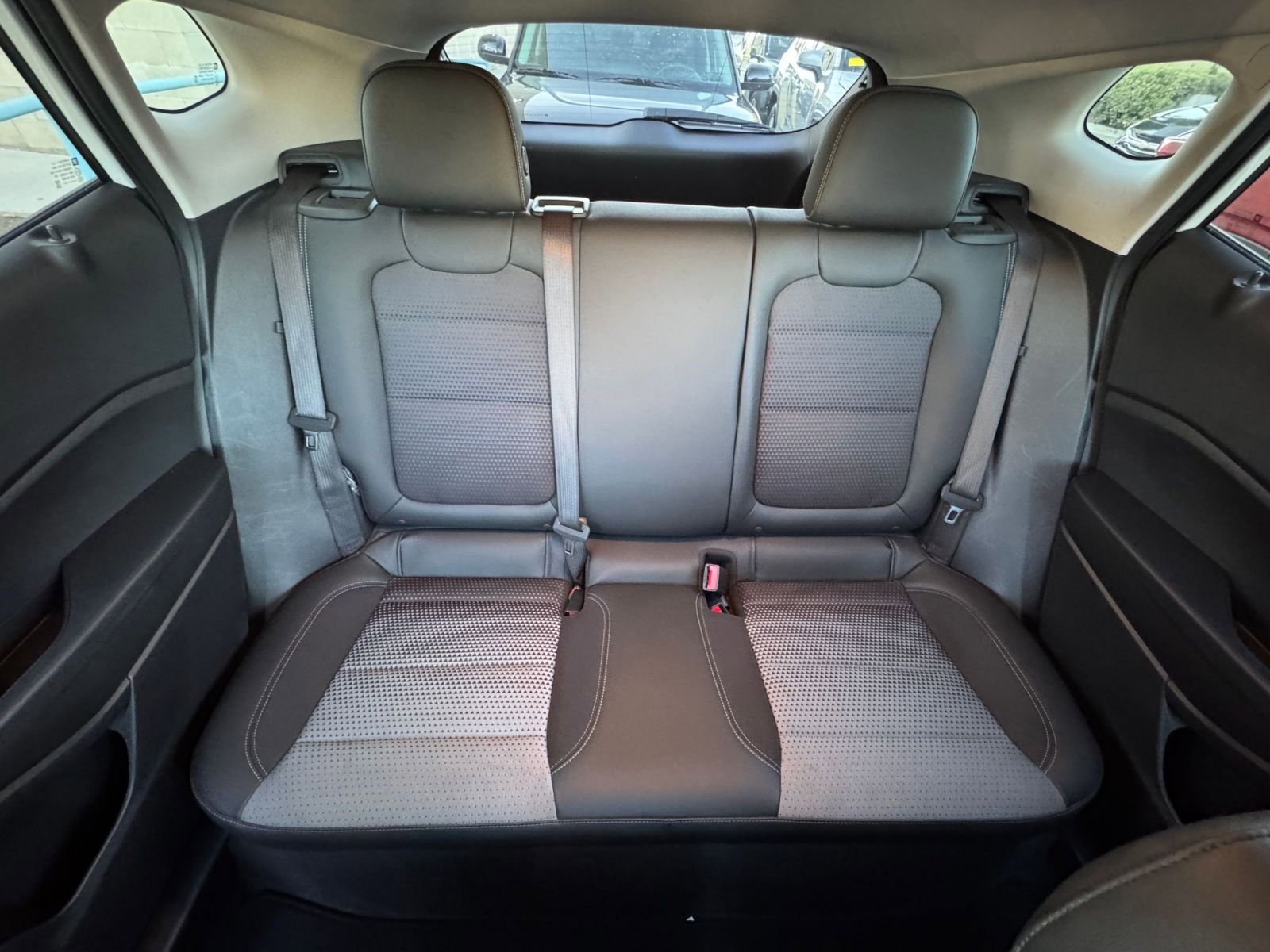 Used 2025 Chevrolet Trax LT w/ LT Convenience Package image 38