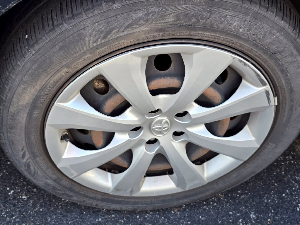Used 2020 Toyota Corolla LE FWD image 23