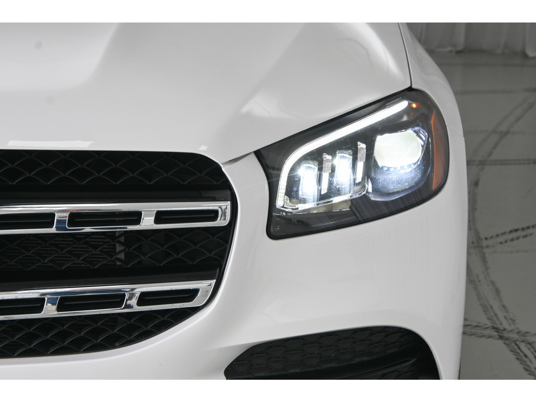 Used 2021 Mercedes-Benz GLS 580 4MATIC image 24